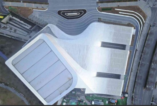 电竞产业融合新趋势：融艺杯英雄联盟挑战赛的启示